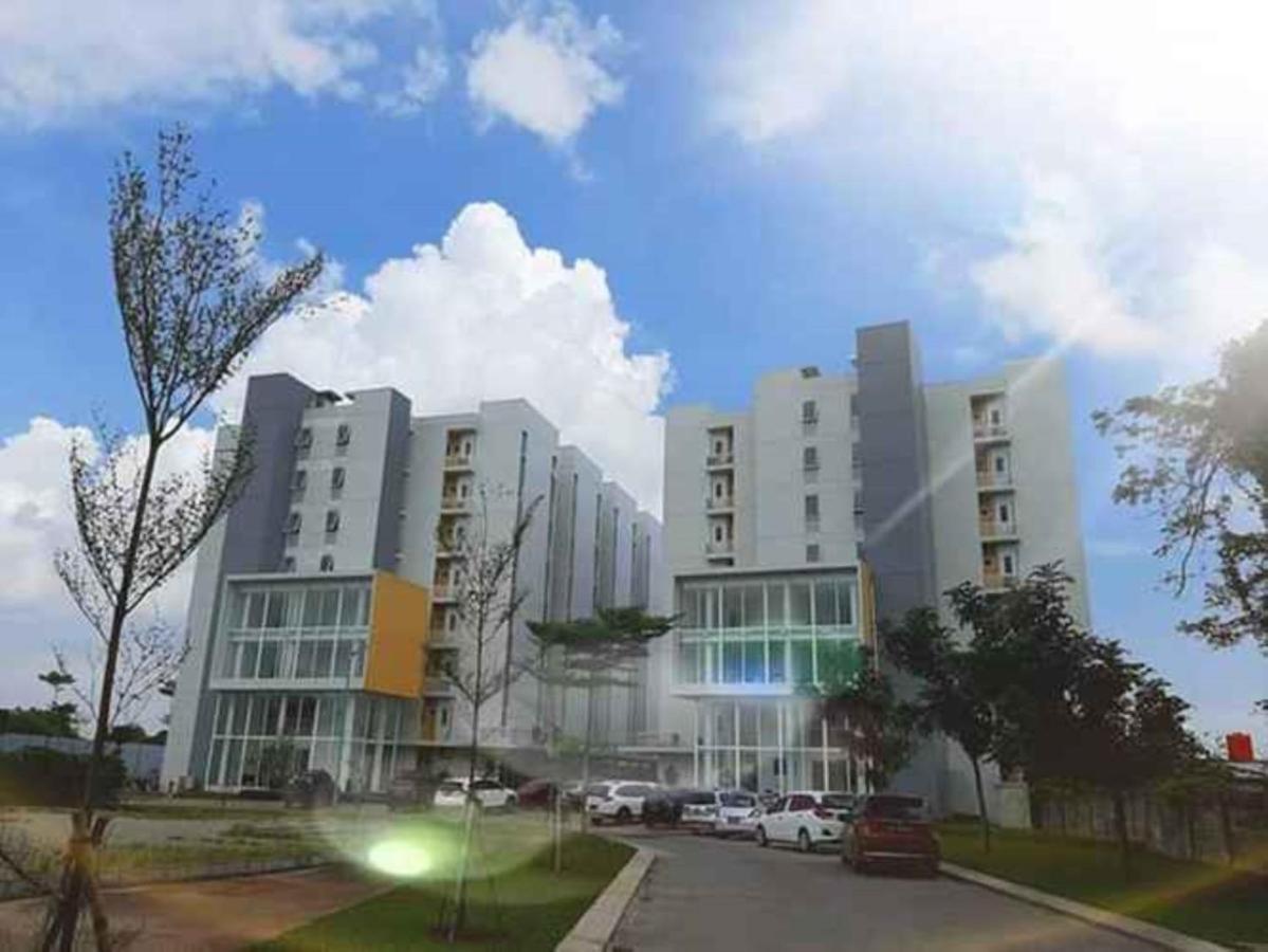 Aero Room Tangerang Luaran gambar